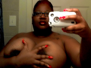 Black moms, private home videos. Get access now!
